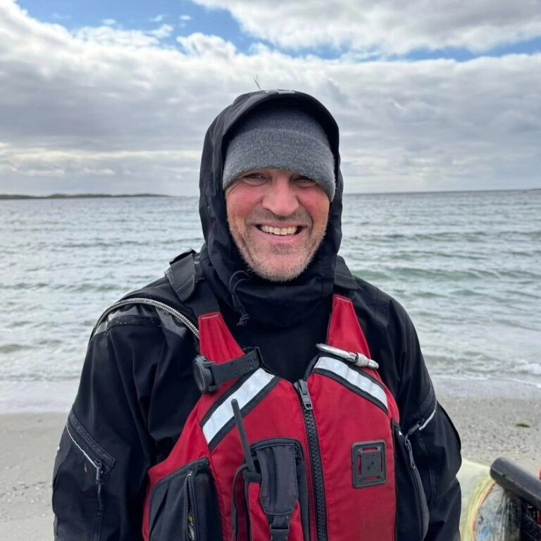#176 – Kayaking the Falkland Islands and Norway collecting plastic with Marcus Demuth